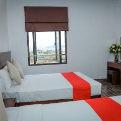 Red Coral Ha Long Hotel сейф в номере