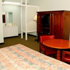 Colony House Motor Lodge in Roanoke, United States of America from 184$, photos, reviews - zenhotels.com guestroom photo 2