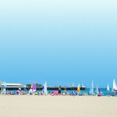 West Beach Inn, a Coast Hotel пляж