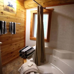 Отель Robson Valley Chalet сауна