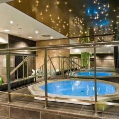 Отель Adina Apartment Hotel Berlin Hackescher Markt Германия, Берлин - 2 отзыва об отеле, цены и фото номеров - забронировать отель Adina Apartment Hotel Berlin Hackescher Markt онлайн бассейн фото 2
