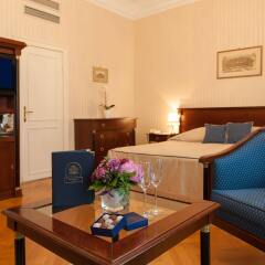 Ambassador Hotel интерьер отеля