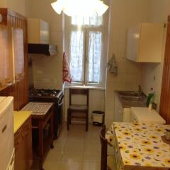 Отель House With one Bedroom in Roma в номере