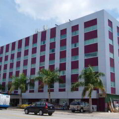 Plaza Diana Hotel парковка