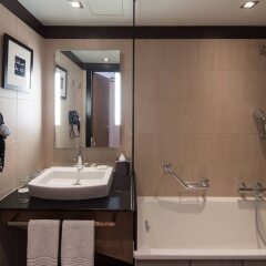 Отель Courtyard By Marriott Paris Boulogne Булонь-Бийанкур ванная фото 2