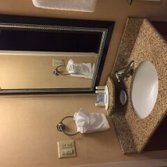 Отель Courtyard by Marriott Los Angeles Pasadena/Monrovia сейф в номере