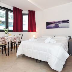 Апартаменты Studio Orange Five Stars Holiday House комната для гостей фото 5
