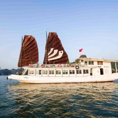 Отель Legend Halong Private Cruise пляж фото 2