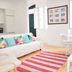 Апартаменты Cool Tailor Made 2 Bedroom Apartment Лиссабон комната для гостей фото 5