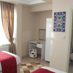 Nagehan Hotel Old City сейф в номере