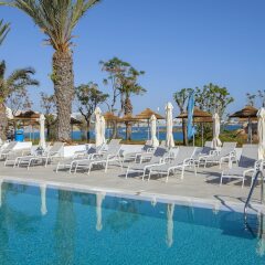 Отель Family Life Nausicaa Beach бассейн