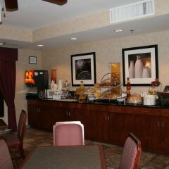 Отель Hampton Inn Columbus-International Airport США, Колумбус - отзывы, цены и фото номеров - забронировать отель Hampton Inn Columbus-International Airport онлайн питание фото 2