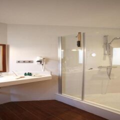 Отель Madanis Apartamentos Испания, Оспиталет-де-Льобрегат - отзывы, цены и фото номеров - забронировать отель Madanis Apartamentos онлайн ванная фото 2