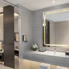 Отель Courtyard by Marriott Tianjin Hongqiao Китай, Тяньцзинь - отзывы, цены и фото номеров - забронировать отель Courtyard by Marriott Tianjin Hongqiao онлайн ванная фото 2