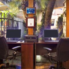 Отель Travelodge Hotel at LAX США, Лос-Анджелес - отзывы, цены и фото номеров - забронировать отель Travelodge Hotel at LAX онлайн интерьер отеля