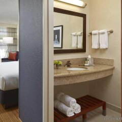 Отель MDR Marina del Rey - a DoubleTree by Hilton США, Лос-Анджелес - отзывы, цены и фото номеров - забронировать отель MDR Marina del Rey - a DoubleTree by Hilton онлайн ванная