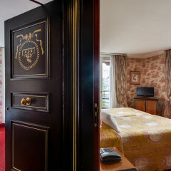 Отель Villa Eugenie сейф в номере