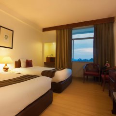 Отель Phuket Merlin Hotel Таиланд, Пхукет - отзывы, цены и фото номеров - забронировать отель Phuket Merlin Hotel онлайн комната для гостей