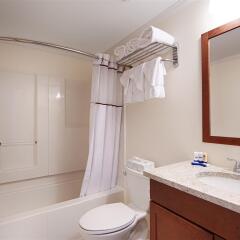Отель Best Western Adams Inn Quincy-Boston ванная