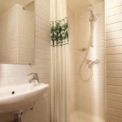 Отель Hôtel Saint Roch Франция, Париж - 1 отзыв об отеле, цены и фото номеров - забронировать отель Hôtel Saint Roch онлайн ванная фото 2