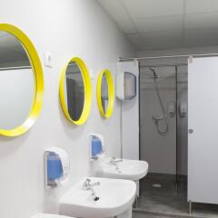 Up Station Hostel Валенсия ванная
