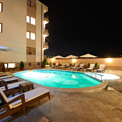 Отель Stanny Court ApartHotel бассейн