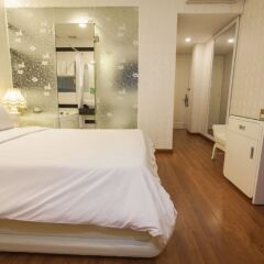 Golden Star Hotel - 60 Le Thanh Ton удобства в номере фото 2