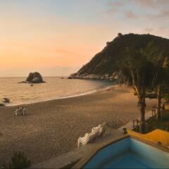 Отель Montalay Beach Resort Koh Tao пляж