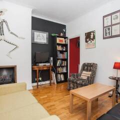 Отель Unique, Quirky 1 Bed in Belsize Park развлечения