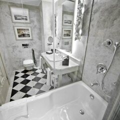 Wyndham Grand Istanbul Kalamis Marina Турция, Стамбул - 7 отзывов об отеле, цены и фото номеров - забронировать отель Wyndham Grand Istanbul Kalamis Marina онлайн ванная