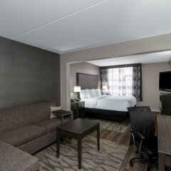 Отель La Quinta Inn & Suites by Wyndham Raleigh Downtown North США, Роли - отзывы, цены и фото номеров - забронировать отель La Quinta Inn & Suites by Wyndham Raleigh Downtown North онлайн комната для гостей фото 3