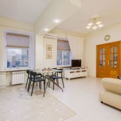 Апартаменты GM Apartment Smolenskaya-Sennaya 27 Москва комната для гостей фото 5