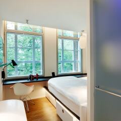Отель citizenM Amstel Amsterdam ванная