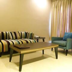 Отель Golden Tulip Essential Benin City комната для гостей