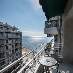 Отель Thessaloniki Seaside Apartment A&B Греция, Салоники - отзывы, цены и фото номеров - забронировать отель Thessaloniki Seaside Apartment A&B онлайн балкон