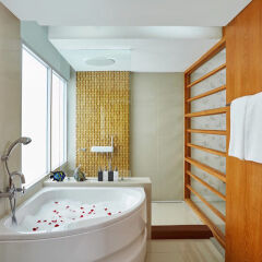 Отель Royal Beach View Suites Паттайя ванная фото 2