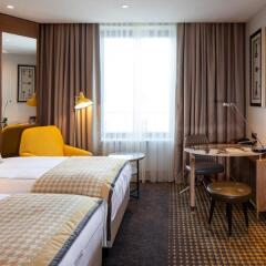 Отель TITANIC Chaussee Berlin 4* Классический номер с различными типами кроватей фото 3