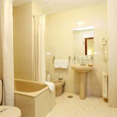 Отель Hostal Macarena ванная