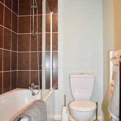 Отель 1 Bedroom Central Flat ванная фото 2