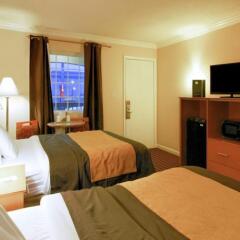 Отель Econo Lodge At The Falls North США, Ниагара-Фолс - отзывы, цены и фото номеров - забронировать отель Econo Lodge At The Falls North онлайн удобства в номере фото 2