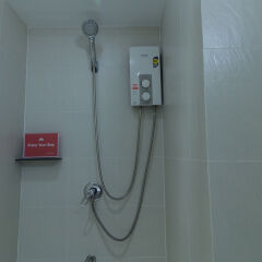 Отель ZEN Rooms Chinatown Bangkok ванная