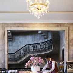 Отель Mercure Danang French Village Bana Hills Вьетнам, Дананг - отзывы, цены и фото номеров - забронировать отель Mercure Danang French Village Bana Hills онлайн интерьер отеля фото 3