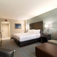 Отель Holiday Inn Columbus Dwtn-Capitol Square Колумбус комната для гостей фото 3