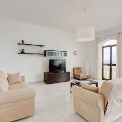 Отель Seafront Apartment in Sliema wt Breathtaking Views Мальта, Слима - отзывы, цены и фото номеров - забронировать отель Seafront Apartment in Sliema wt Breathtaking Views онлайн комната для гостей фото 4