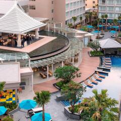 Отель Grand Mercure Phuket Patong бассейн
