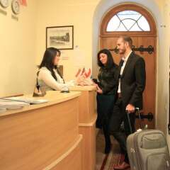 City Walls Hotel интерьер отеля