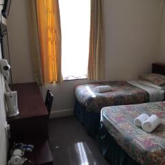 Smiths Hotel 2* Стандартный номер