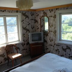 Отель Holiday Home Lyubovo Болгария, Боженци - отзывы, цены и фото номеров - забронировать отель Holiday Home Lyubovo онлайн комната для гостей фото 2