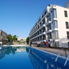 White Rock Castle Suite Hotel бассейн