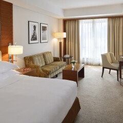 Апартаменты Movenpick Apartment Bur Dubai комната для гостей фото 2